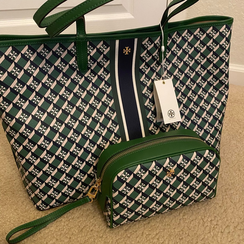 Tory Burch green geo logo tote!